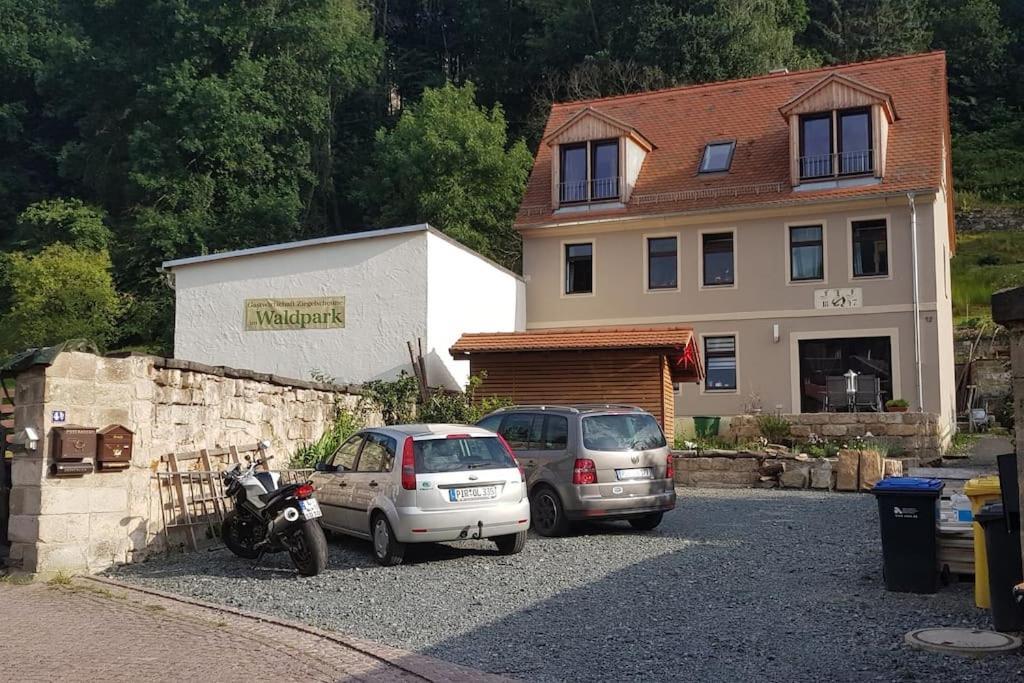 Ferienwohnung Salamander ピルナ エクステリア 写真